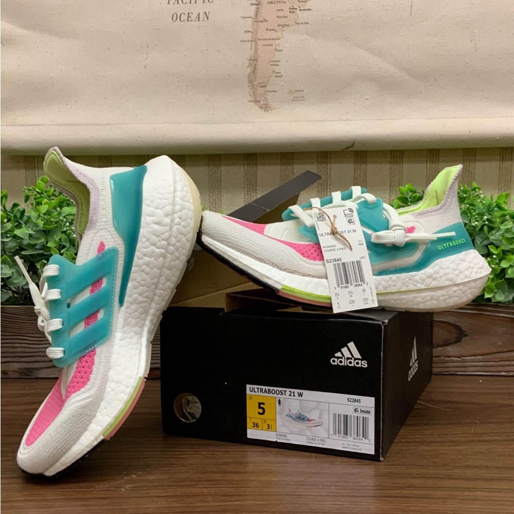 Adidas Ultra Boost - Picture 3 of 3